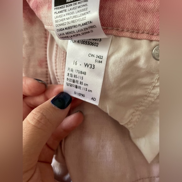 Levi’s high rise shorts - Picture 3 of 5